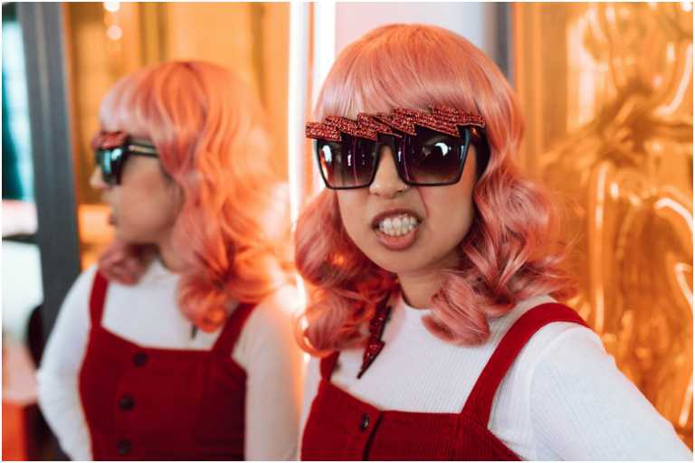 How to Wear Celebrity Oversized Sunglasses Right